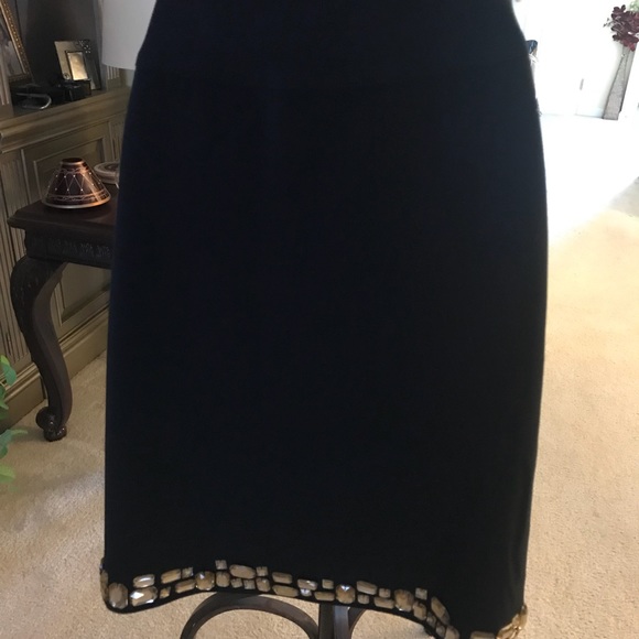 Nearly new black skirt with gold stones - Picture 3 of 5